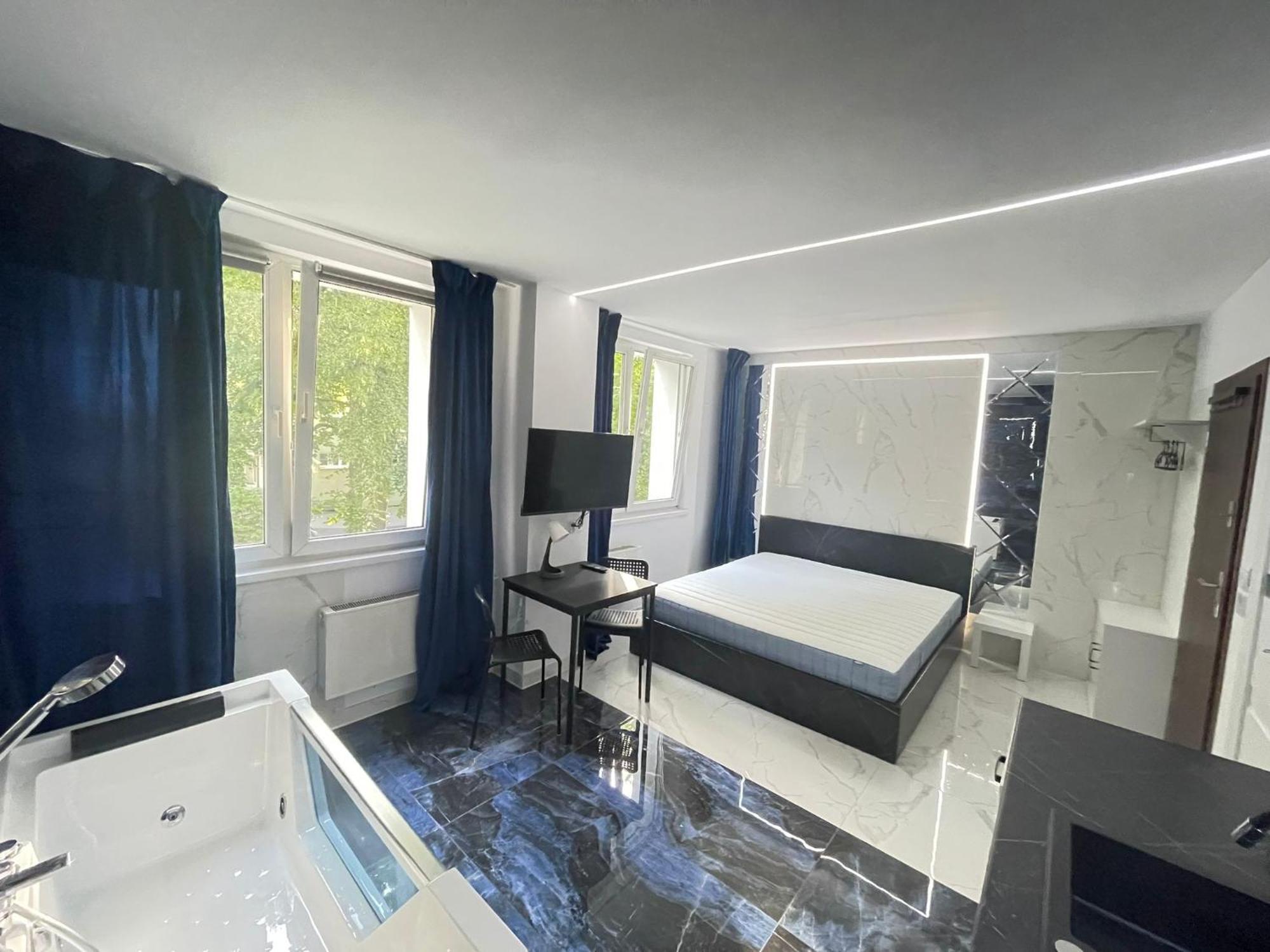 Yourapart Karmelicka Z Jacuzzi Apartment Warschau