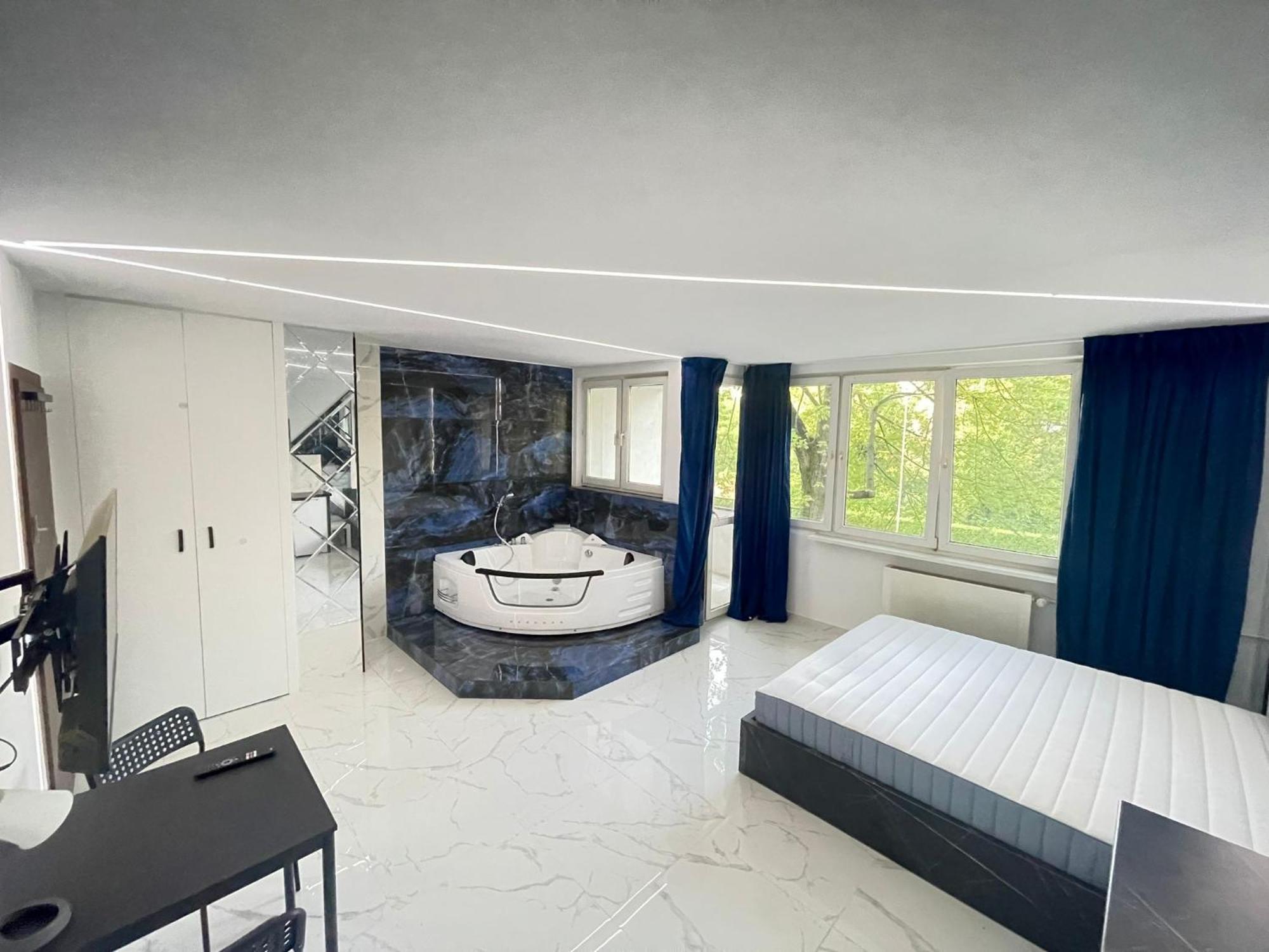 Yourapart Karmelicka Z Jacuzzi Apartmán
