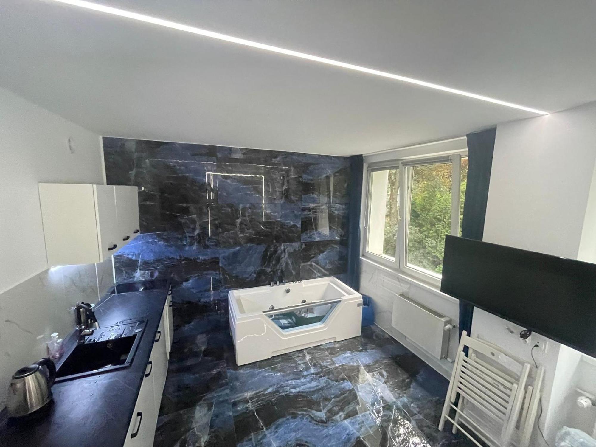Yourapart Karmelicka Z Jacuzzi * Varšava